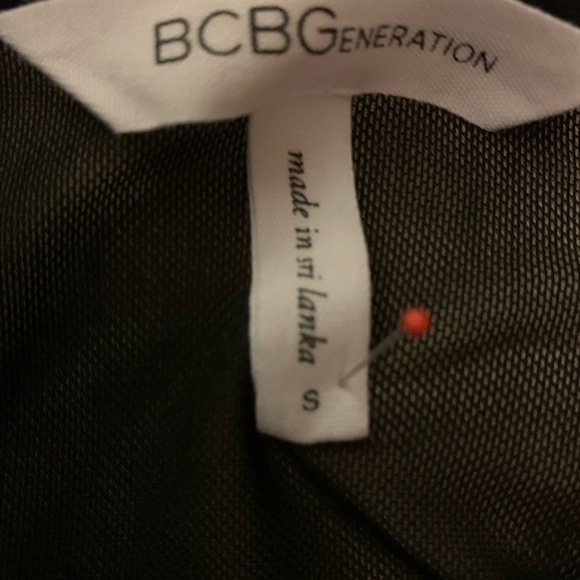 LN DARLING RUFFLED TOP W/LONG RUFFLE SLEEVES. CUTE - Picture 11 of 13